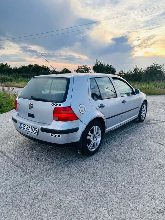 VOLKSWAGEN Golf 2000 — imagine 4
