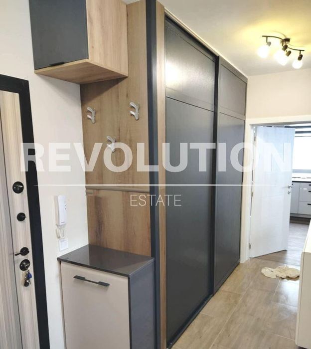 Дава се под наем Тристаен апартамент в Варна, Младост 1 - 100 кв.м за 800 € - Снимка #6