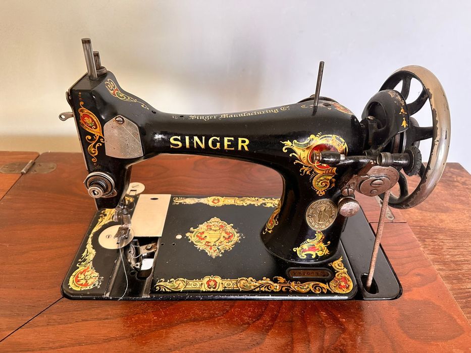 Masina de cusut SINGER
