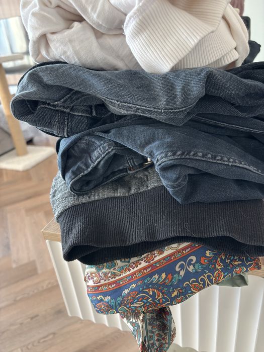 Отдам пакет с вещами мужскими и женскими