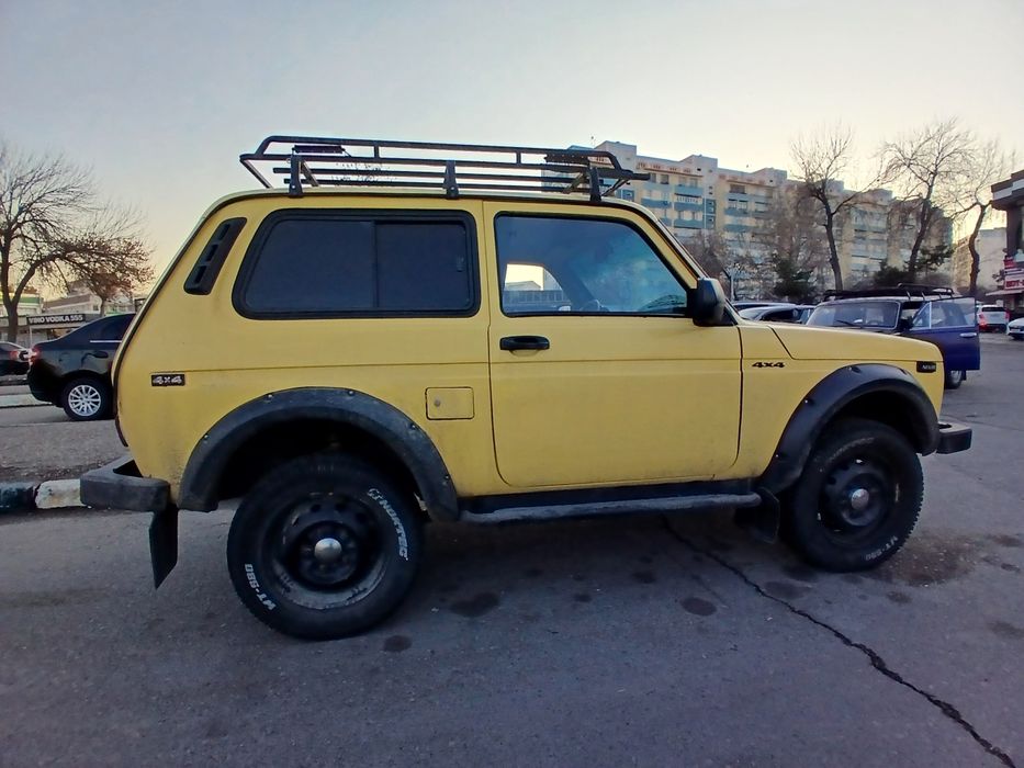 Сотилади Нива 1983 йил