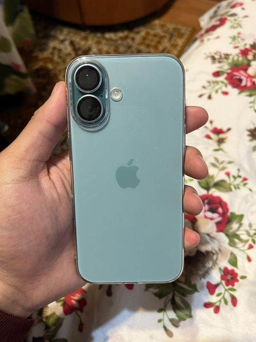iPhone 16 в отличном состояний