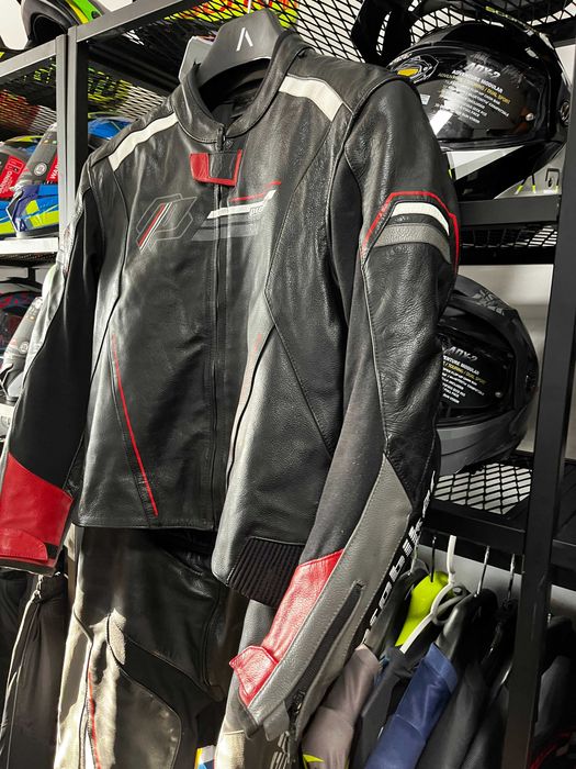 Kожен мото екип PROBIKER PRX- ,2части 54-L ,всички протектори,като нов