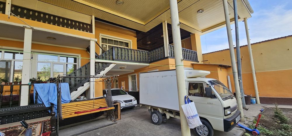 Продается 3х этажный дом с уникальным проектом. 6 соток Бектемирский р