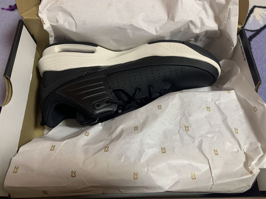 Nike Jordan Max Aura 5  - размер 43 - 27.5 см.стелка.