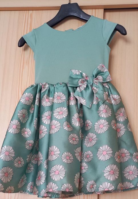 Rochiță pentru fetițe