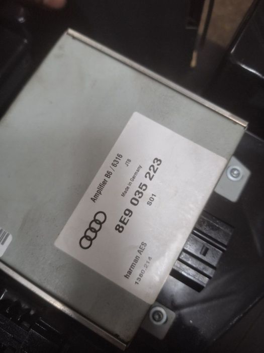 Subwoofer + stație Audi A4 B6 B7