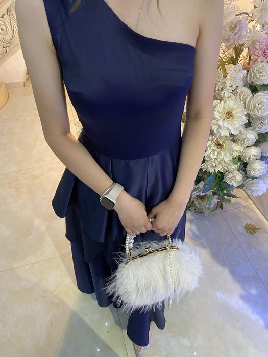 Продаю  вечернее платье одевала только 1раз