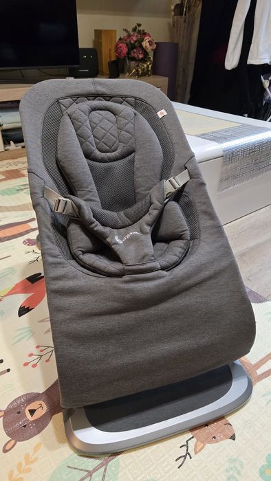 Ergobaby Бебешки шезлонг 3в1 Evolve Charcoal Grey