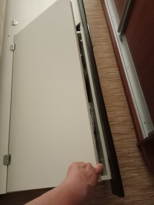 Продам диван раскладной за 5000 тенге.