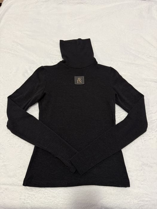 Avin черна блузка с лого