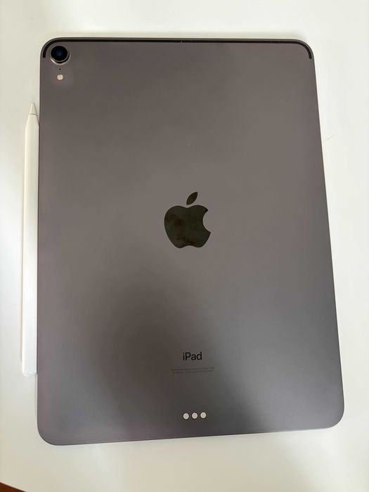 iPad Pro 11" 2018 + Apple Pencil 2 + Logitech Combo Touch – Pachet Complet