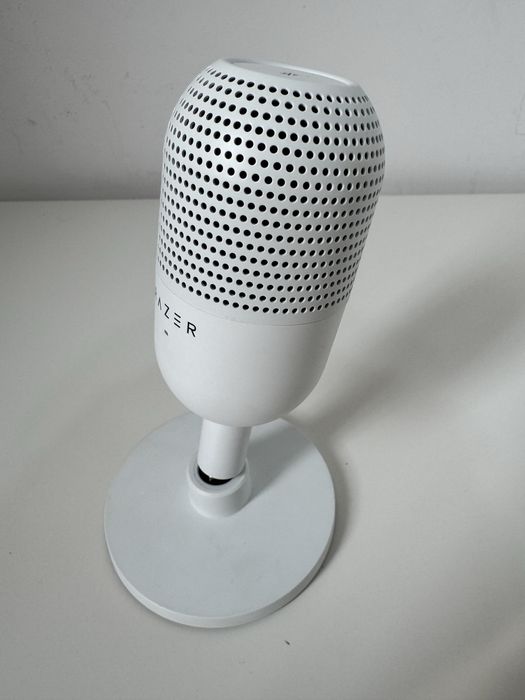 Микрофон Razer Seiren v3 mini