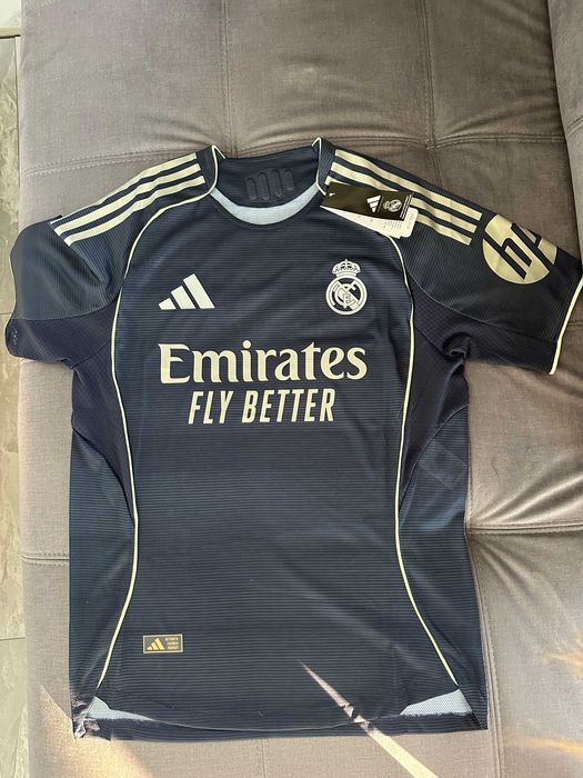 Оригинална Реал Мадрид Гост Тениска Сезон 2025/26