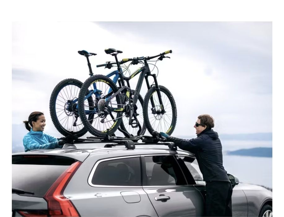 Vând suport Thule pentru 2 biciclete  simultan,  set complet