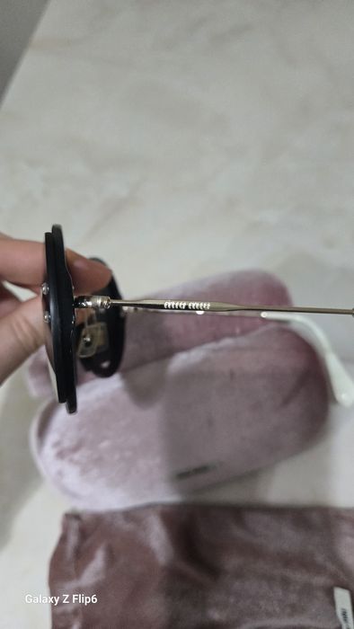 Оригинални дамски слънчеви очила Miu miu