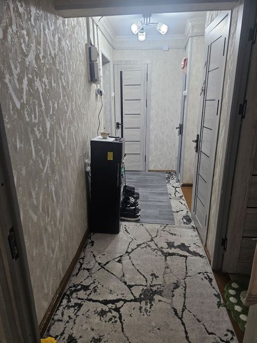 Продаётся 2х комнатная Яшнабадский район рядом рынка Кадышва