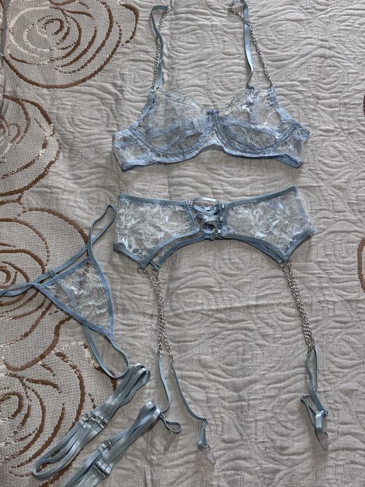 Onlayn porno: prezervativdan suyuqlik ichish