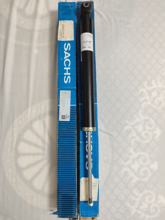 Фара марки автомобиля мерседес 205