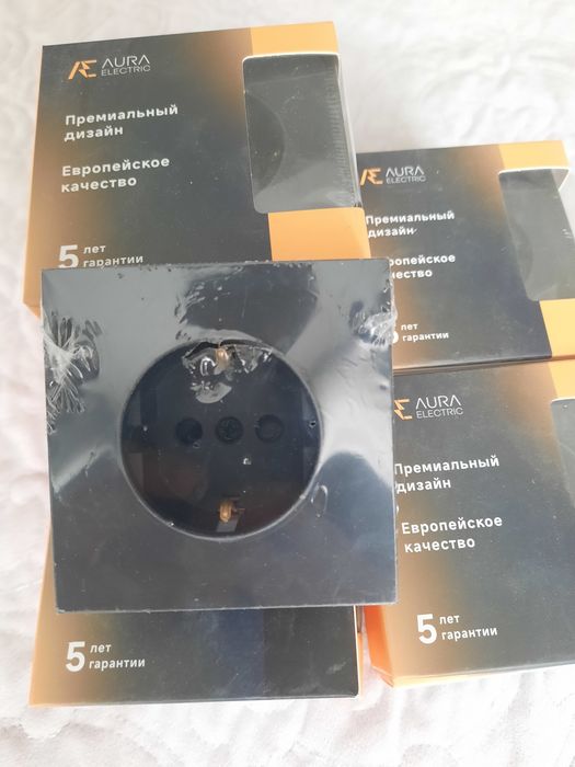 Розетки и рамы. Aura electronic