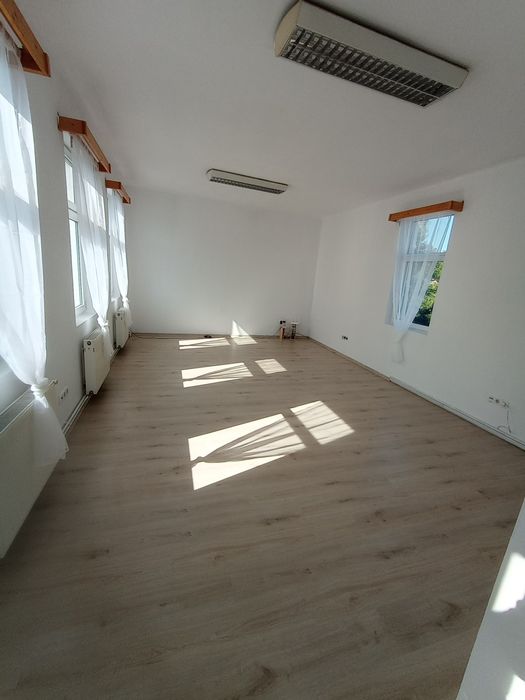 Spatiu comercial de închiriat 40 mp zona centrala a Mediașului