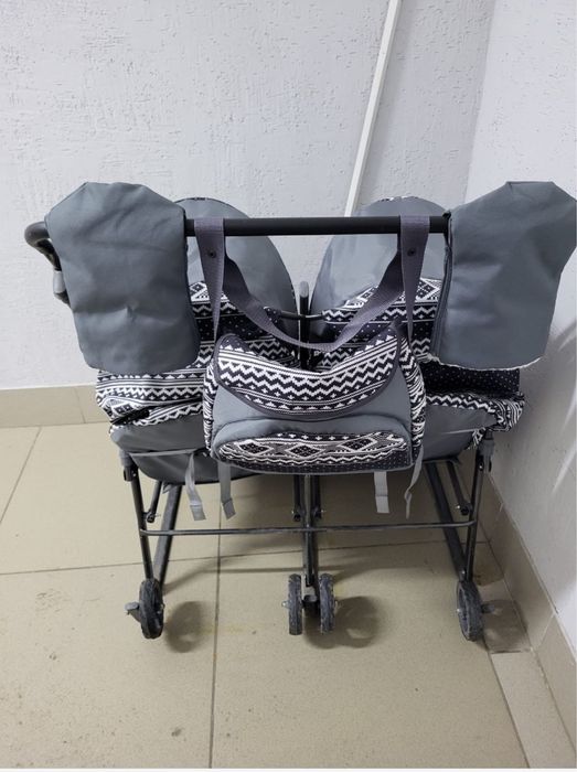 Продам санки для двойни