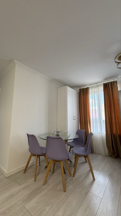Apartament de închiriat – 2 camere, modern, parter, loc de parcare inclus – zona Lucian Blaga