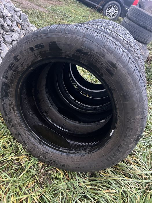 Vand cauciucuri de iarna 235/60/18