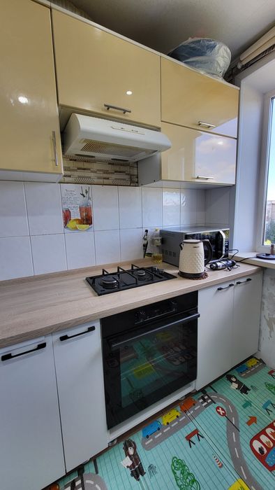 Продаю трешку 3х без долгов доки чистые