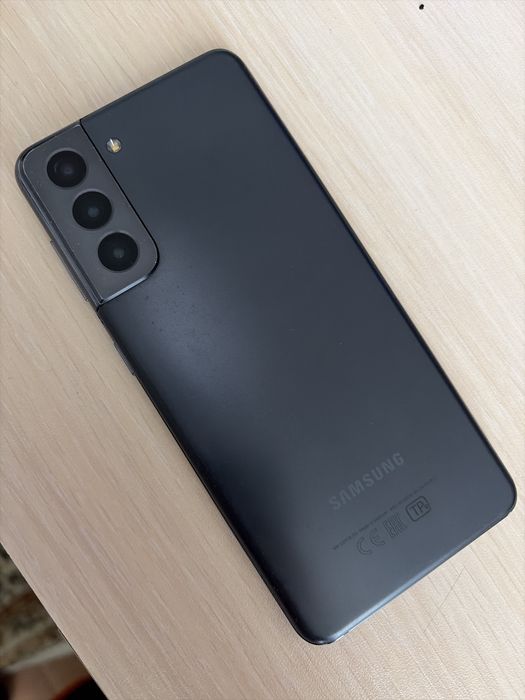 Телефон в хорошем состоянии Samsung s21