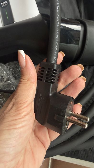 Мобилна зарядна станция за електрически автомобил Goneo EV  charger