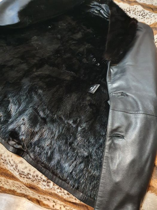 Куртка коженная внутри норка.