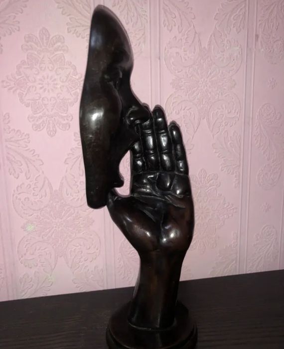 Продается статуэтка Маска