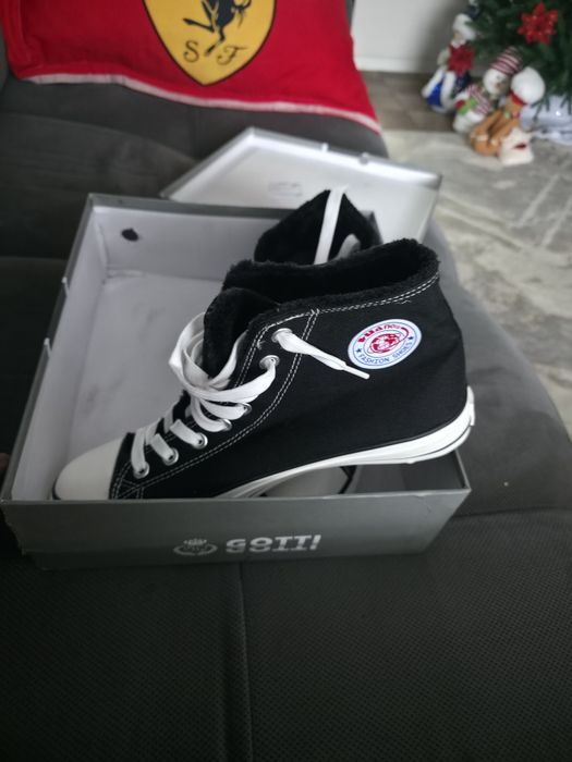 Кеды утепленные продам!