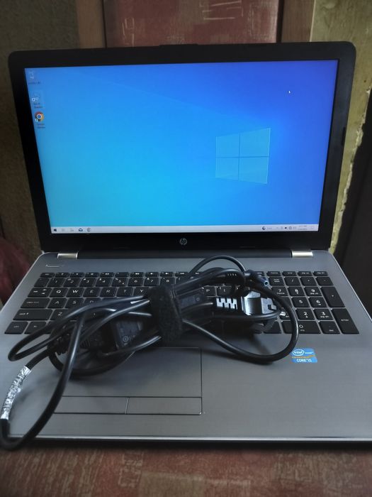 Laptop Hp 250 G6 ( i5 gen 7 ,8 gb ddr4 ssd)