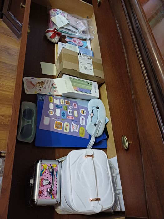 Зеркало в деревянной раме