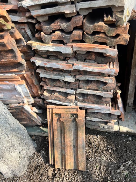 Vand tigla intr o stare foarte buna , nu ofer transport