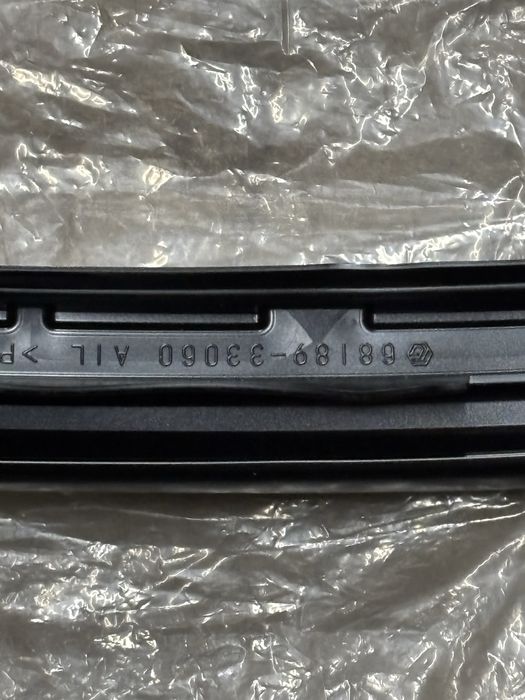 Уплотнитель форточки двери камри 50 задний левый