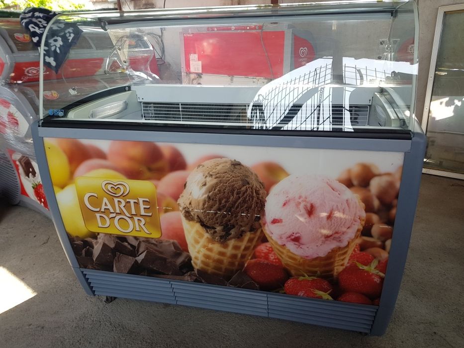 Vand vitrina frigorifica ISA pentru inghetata