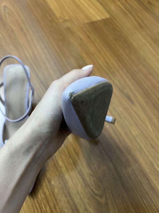 Много разных босоножек 2000тг