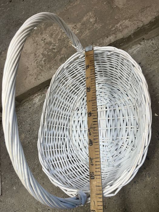 плетённые белые корзины