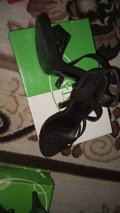 Tufli sotiladi 3 xil