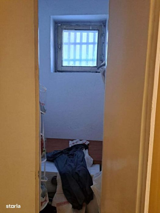 Apartament de vanzare 3 camere , Oituz M15 , parter , 65.900 euro neg.