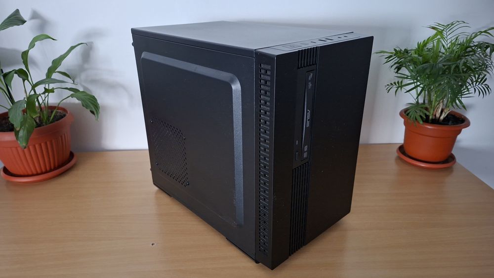 Vand Calculator cu monitor si tastatură