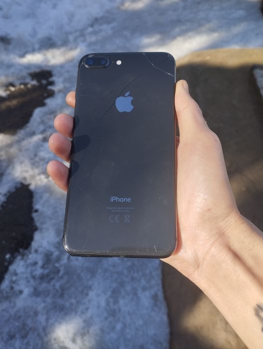 Продам iPhone 8 plus