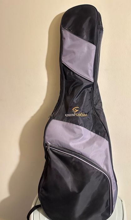 Chitară electrică Squier Bullet Strat HSS + husă + whammy bar + corzi