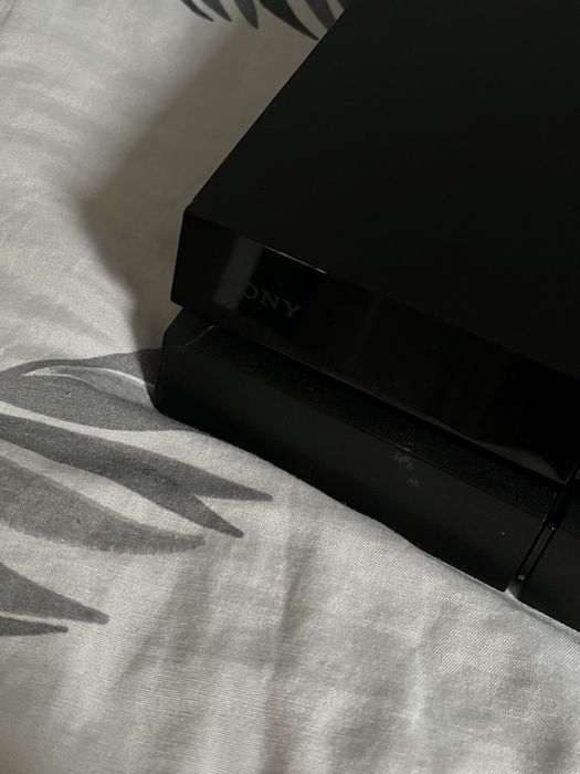 PlayStation 4 Fat Прошитая Goldhen