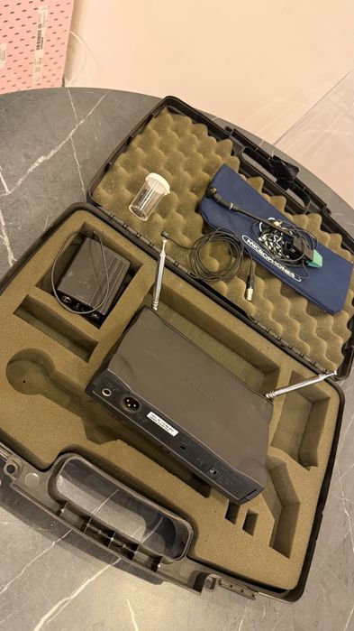 Sure - Lavaliera + AKG Mic suflator