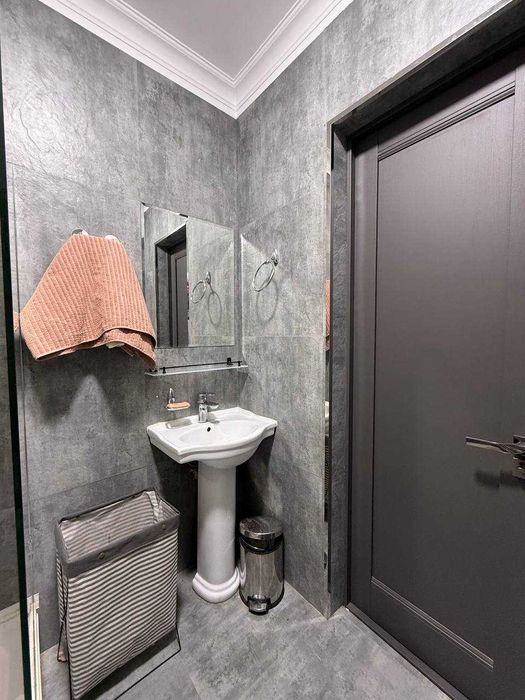 Сдается Шикарная квартира на максим горький Буз-Базар, метро БИЙ 1/1/2