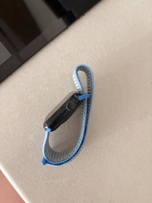 Часы Apple Watch SE
